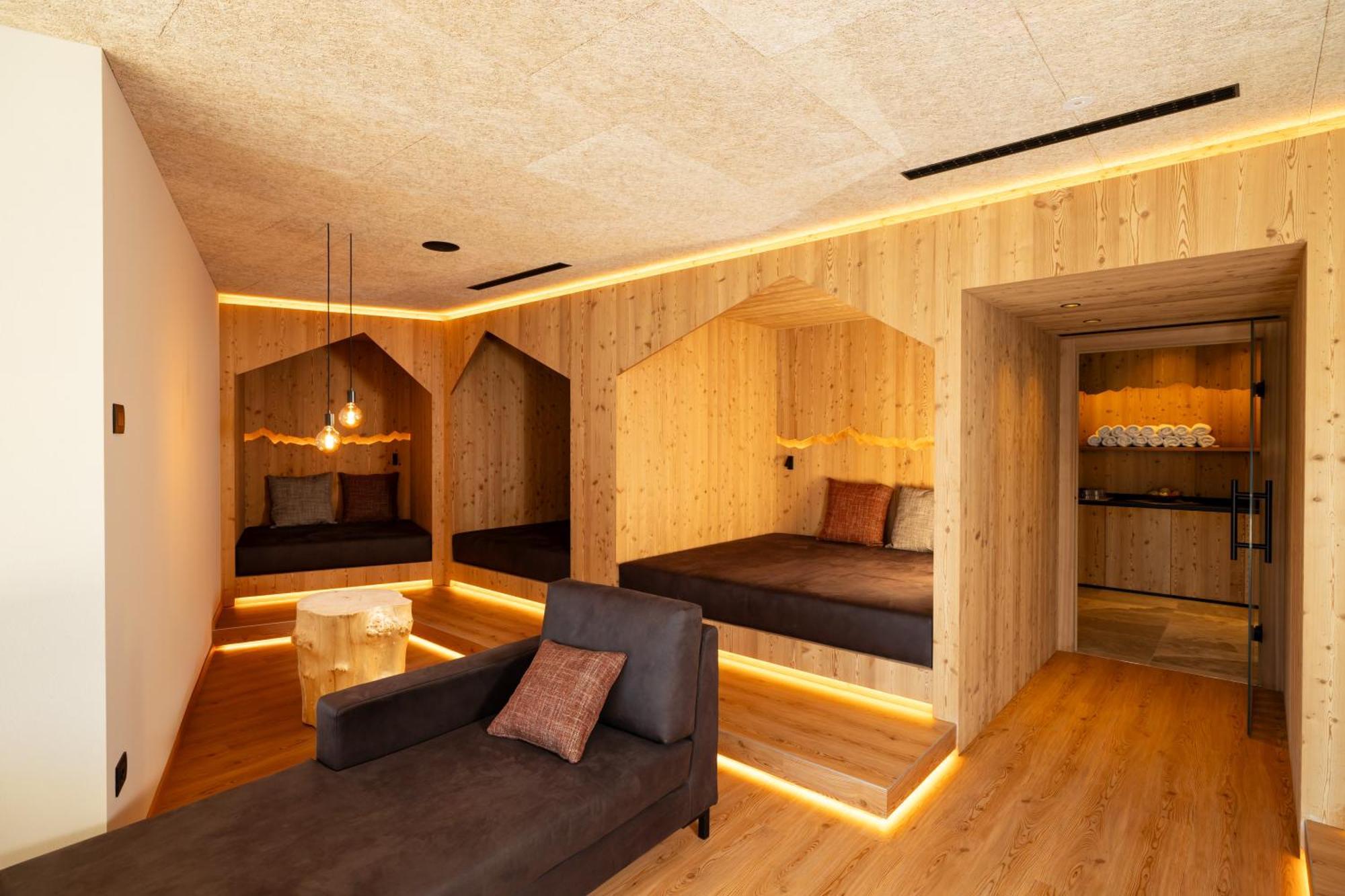 Hotel Alpenrose Dolomites La Valle Exterior photo