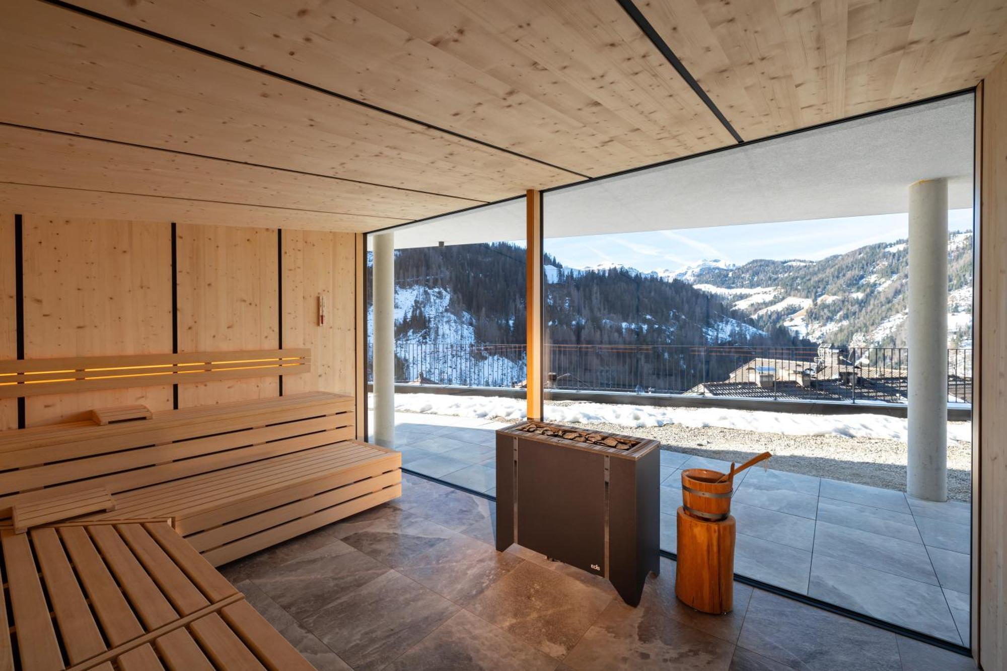 Hotel Alpenrose Dolomites La Valle Exterior photo