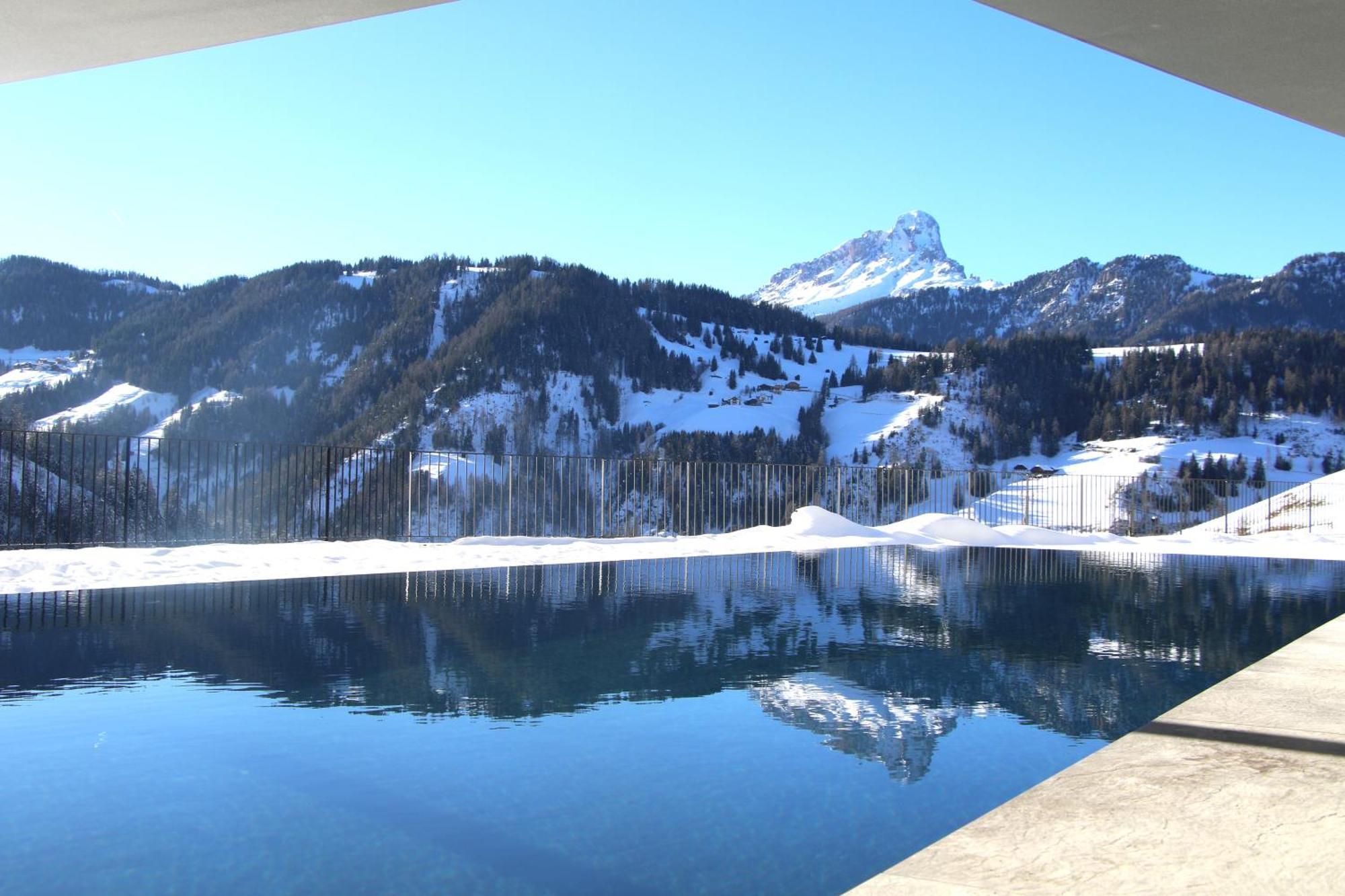 Hotel Alpenrose Dolomites La Valle Exterior photo