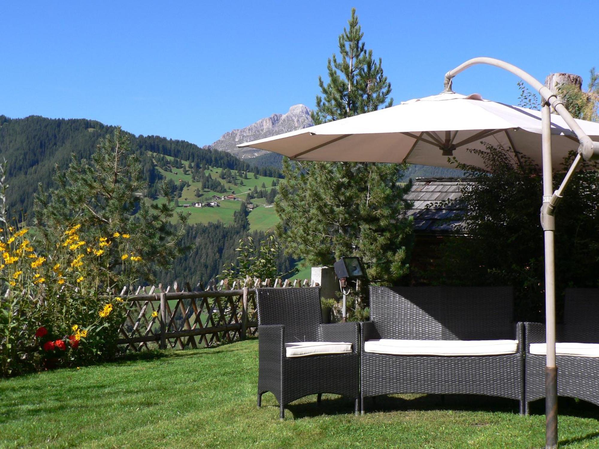 Hotel Alpenrose Dolomites La Valle Exterior photo