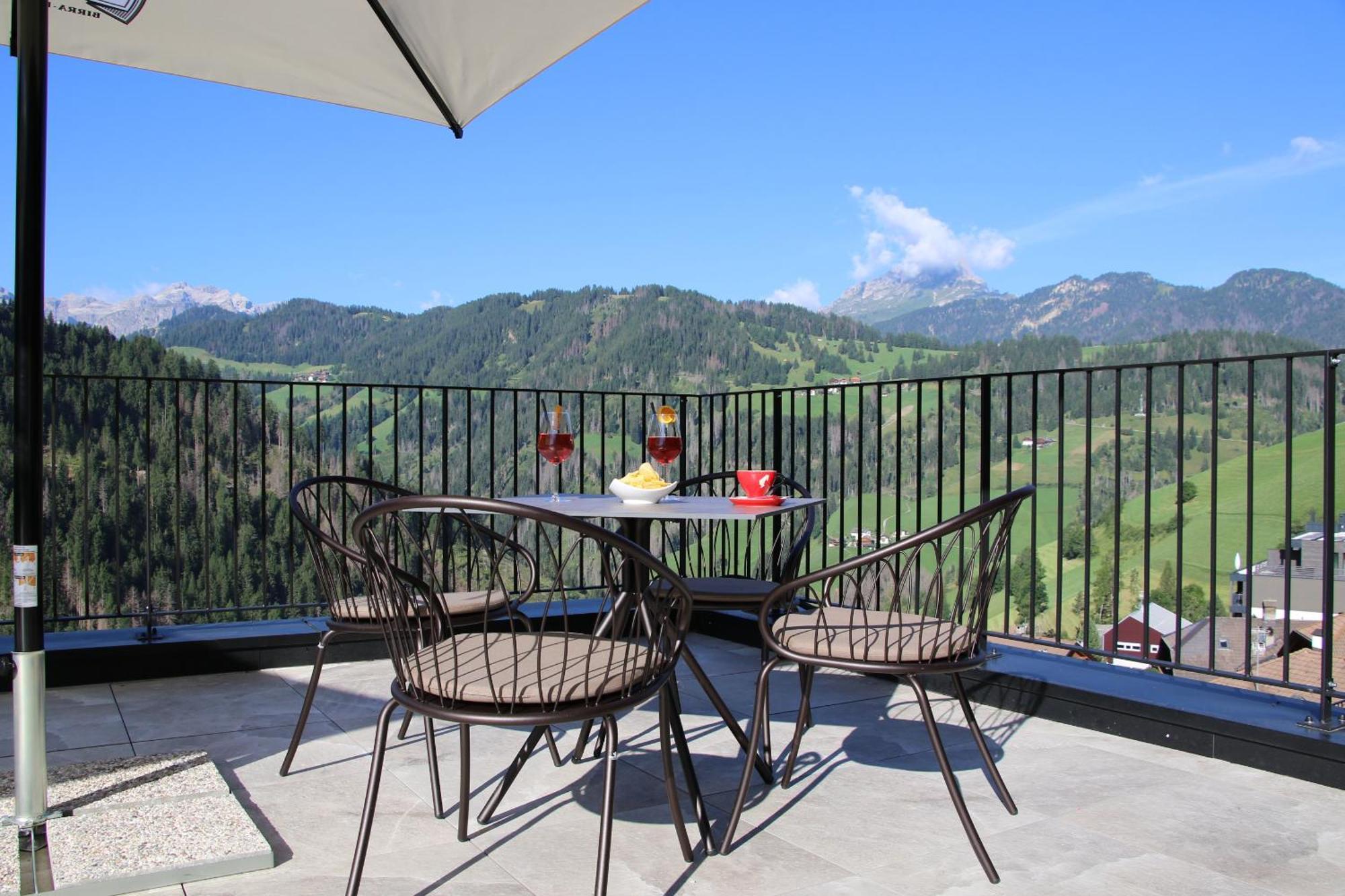 Hotel Alpenrose Dolomites La Valle Exterior photo