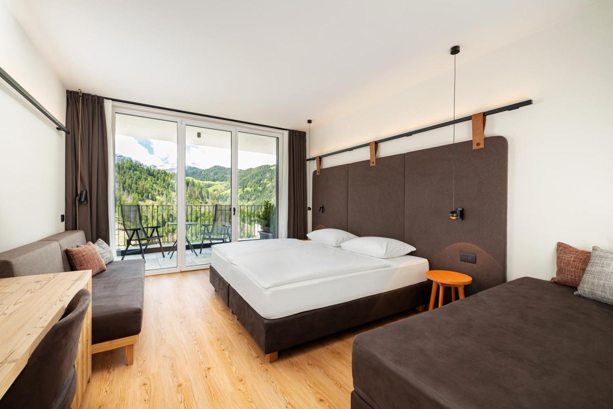 Hotel Alpenrose Dolomites La Valle Exterior photo